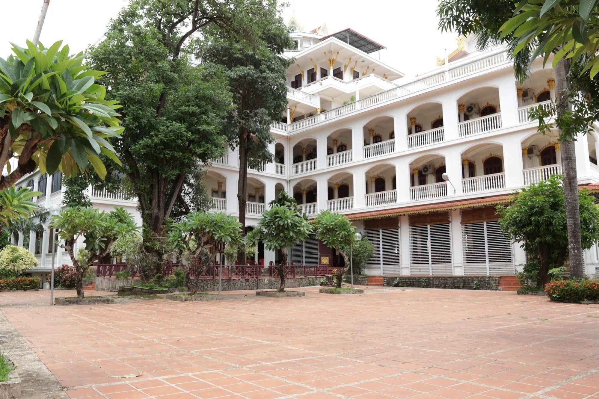 Champasak Palace Hotel Pakse Exterior foto