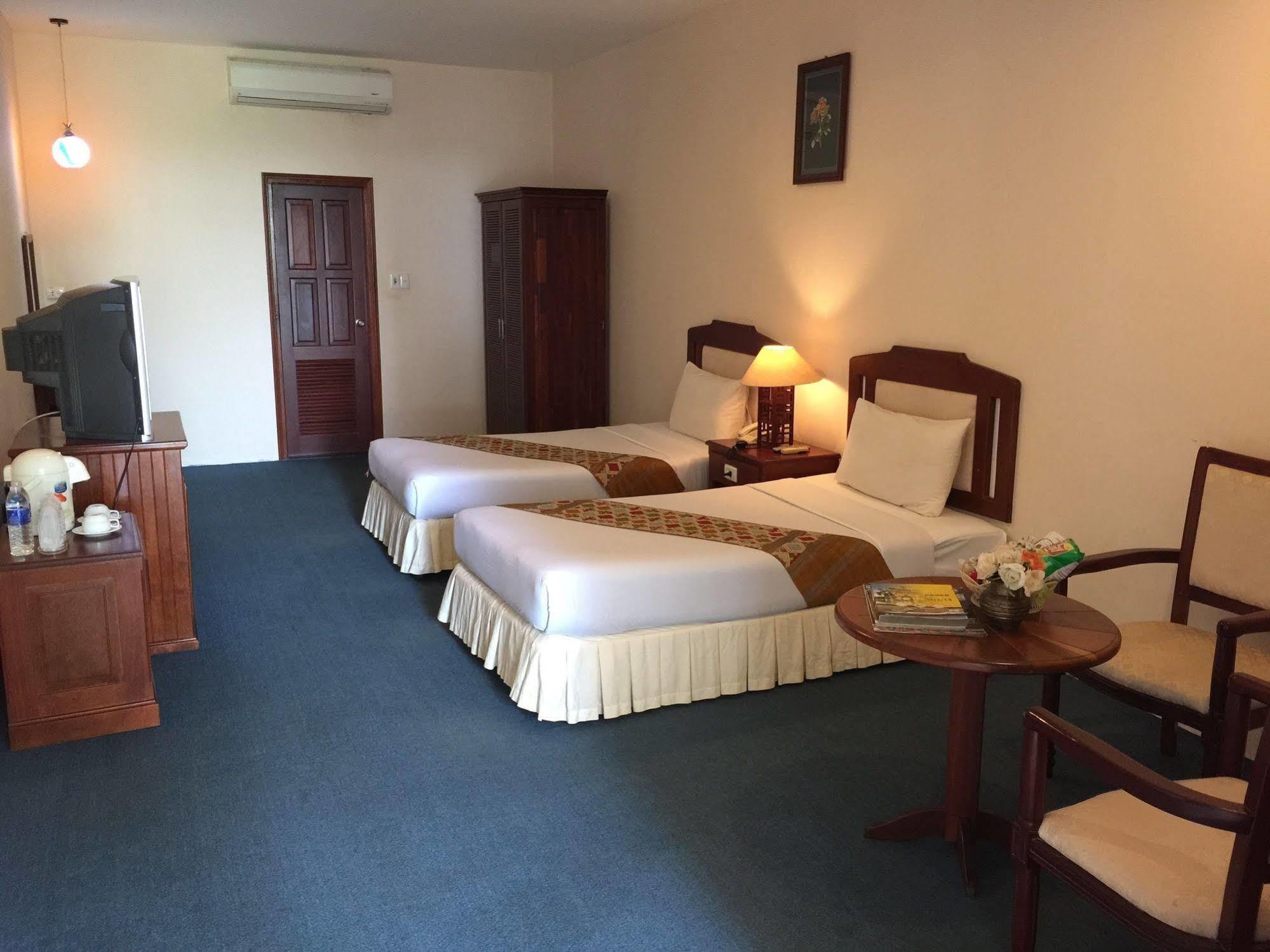 Champasak Palace Hotel Pakse Exterior foto